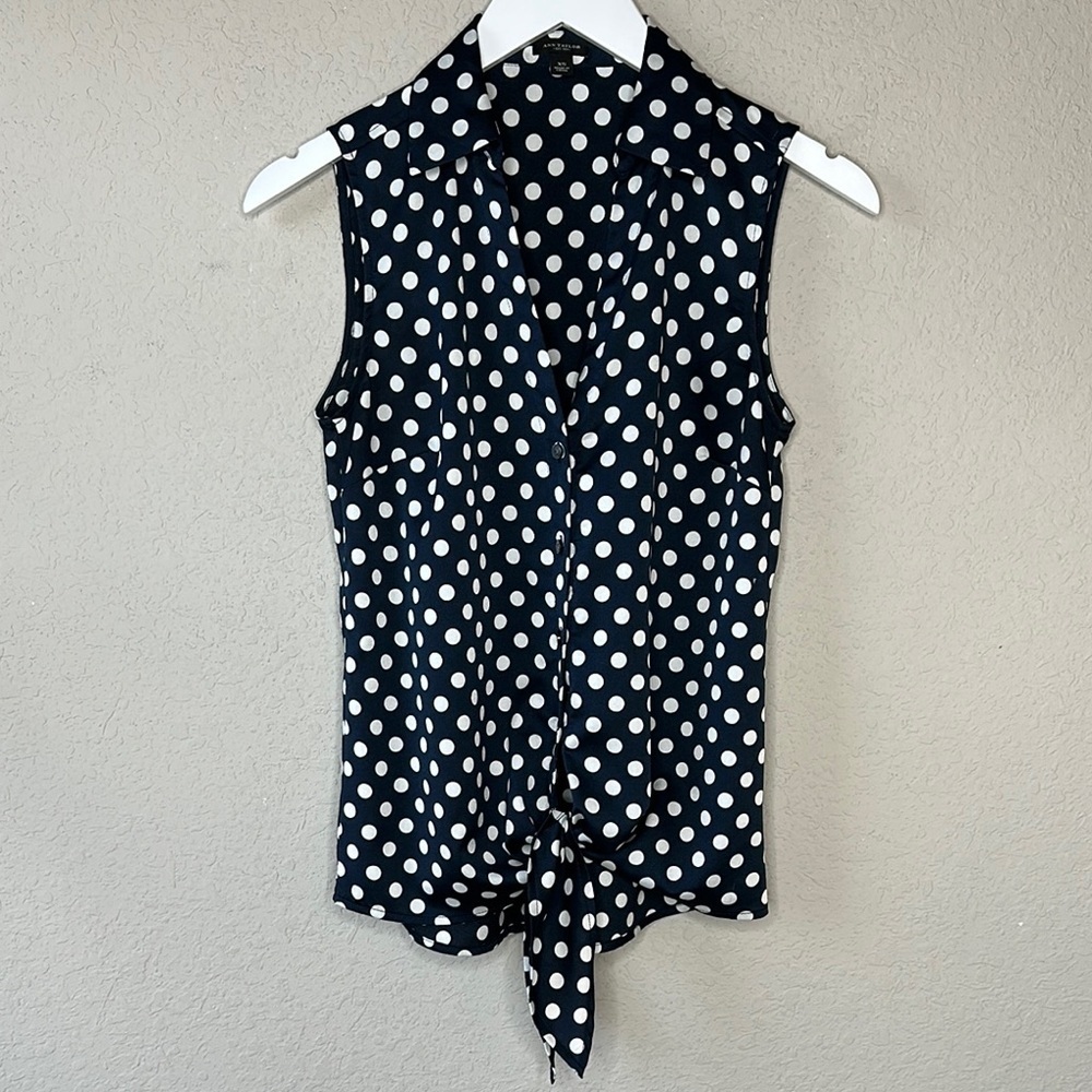 Ann Taylor V Neck Navy Blue‎ with White Polka Dot Tie Front Blouse Size XS